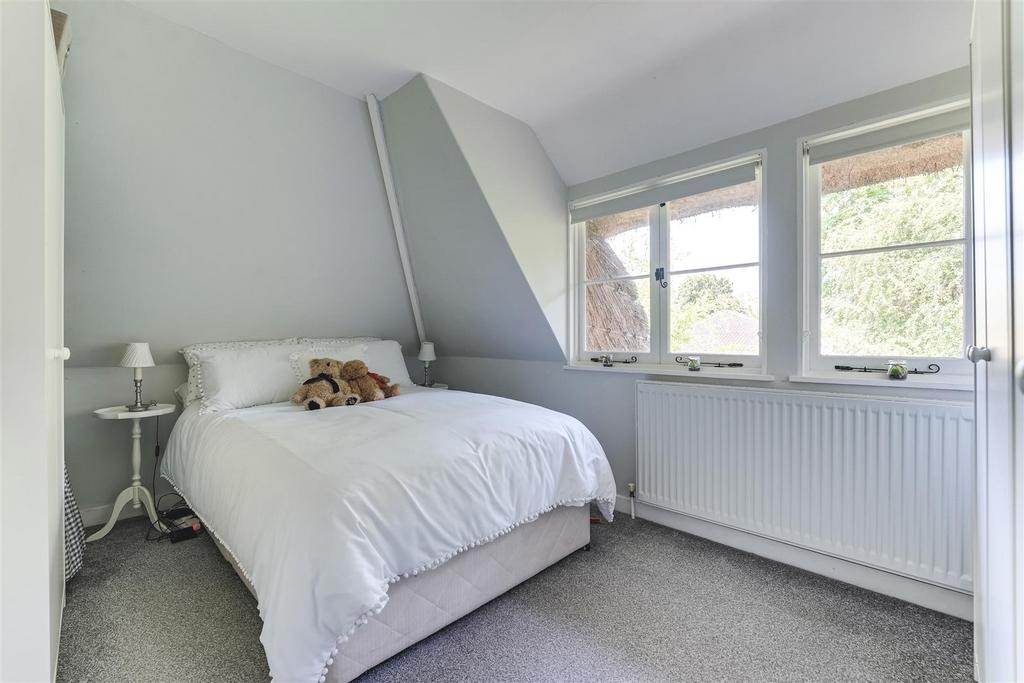 Bed 2.jpg