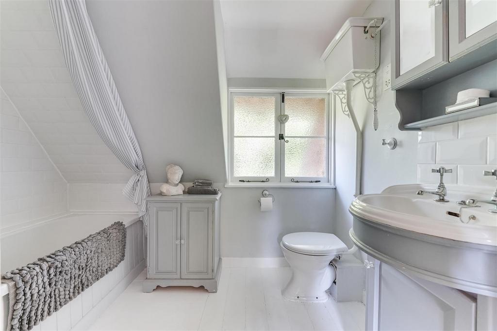 Bathroom.jpg
