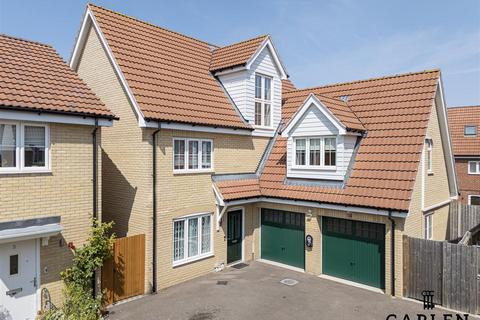 undefined, Chalkhill Close, Chigwell
