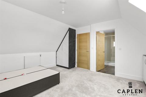 undefined, Chalkhill Close, Chigwell
