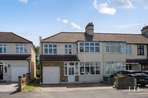 4 bedroom end of terrace house for sale, Milton Avenue, Hornchurch