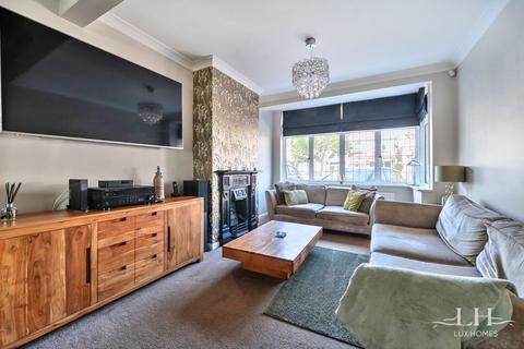 4 bedroom end of terrace house for sale, Milton Avenue, Hornchurch