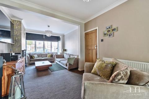 4 bedroom end of terrace house for sale, Milton Avenue, Hornchurch