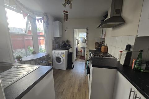 1 bedroom flat to rent, Millais Road, London E11