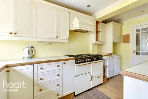 315 Gorseway, Romford, RM7 0SD