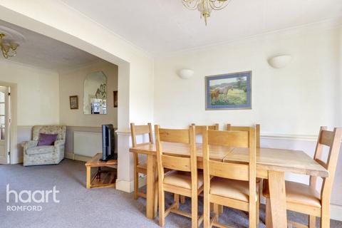 315 Gorseway, Romford, RM7 0SD