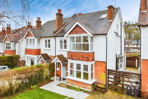 5 bedroom semi-detached house to rent, Dale Road Purley CR8