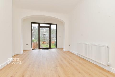 5 bedroom semi-detached house to rent, Dale Road Purley CR8