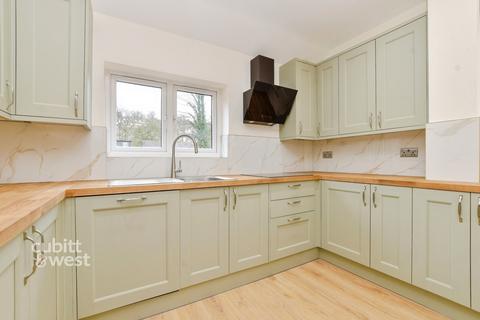 5 bedroom semi-detached house to rent, Dale Road Purley CR8