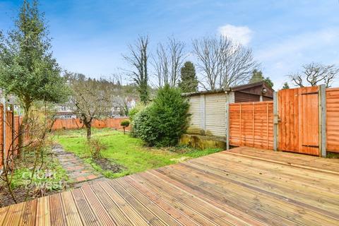 5 bedroom semi-detached house to rent, Dale Road Purley CR8