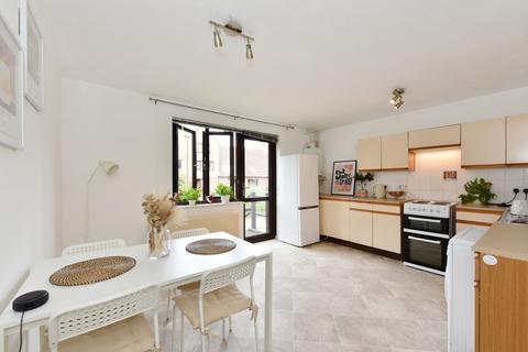undefined, Leerdam Drive, London, E14