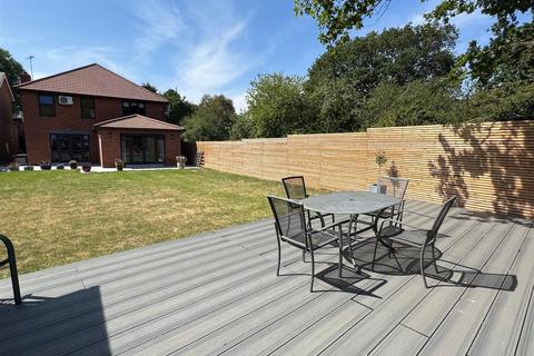 5 bedroom detached house for sale, Hullbridge Road, Rayleigh