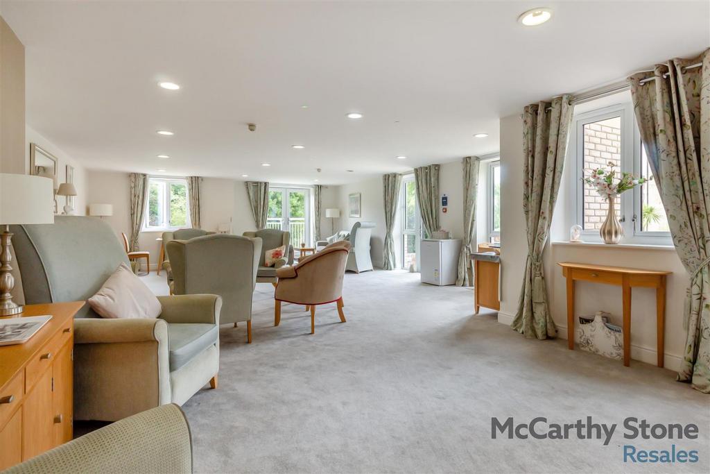 8659806-interior01.jpg