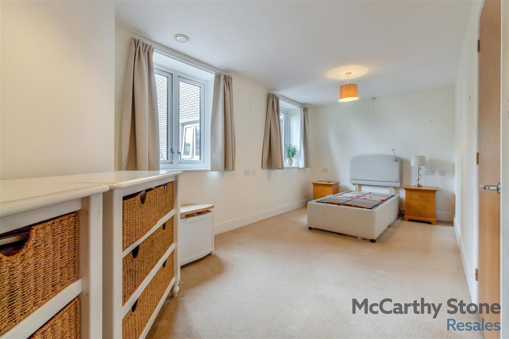 8659806-interior14.jpg