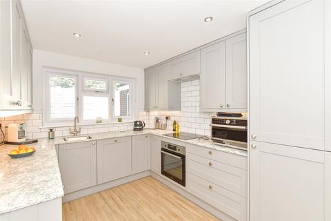 3 bedroom detached house for sale, Swallow Close, Havant PO9
