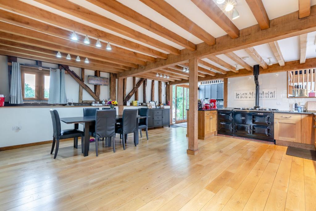 Kitchen/Dining