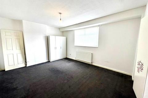 116 Elm Road, Oldham, OL8 3LB