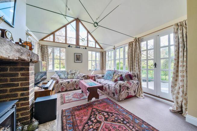 Sitting Room/Dining Area