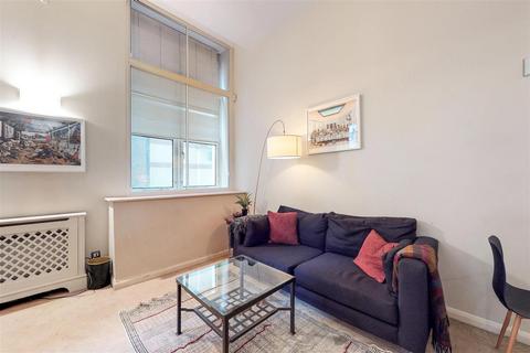 undefined, Burgon Street, London EC4V