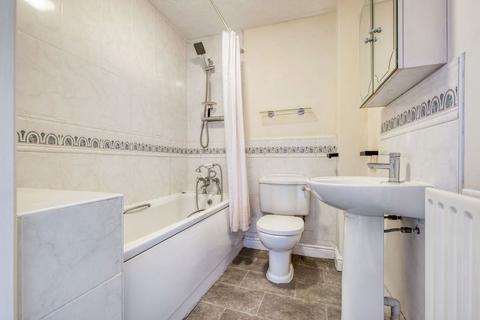 12 Finmere Way, Shirley, Solihull, B90 3SS