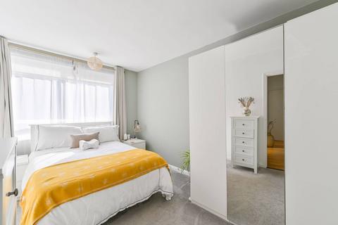 2 bedroom flat to rent, Waynflete Street, Earlsfield, London, SW18