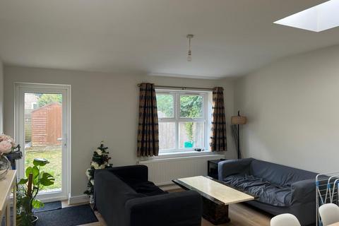 5 bedroom terraced house to rent, Mitcham CR4