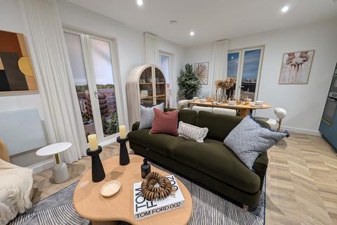 3 bedroom apartment for sale, Woodhill, London SE18