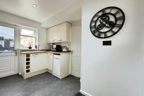 3 bedroom semi-detached house for sale, Rosecroft Gardens, Swadlincote DE11