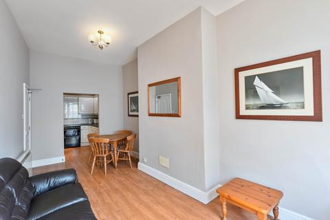 2 bedroom flat to rent, Low Ousegate, York, North Yorkshire, YO1