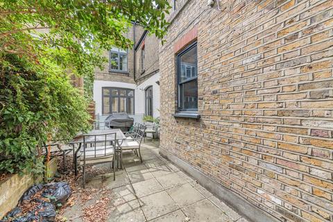 3 bedroom flat for sale, West Hill, London SW15