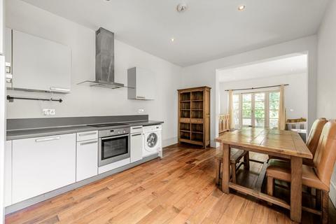3 bedroom flat for sale, West Hill, London SW15