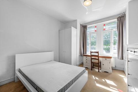 3 bedroom flat for sale, West Hill, London SW15