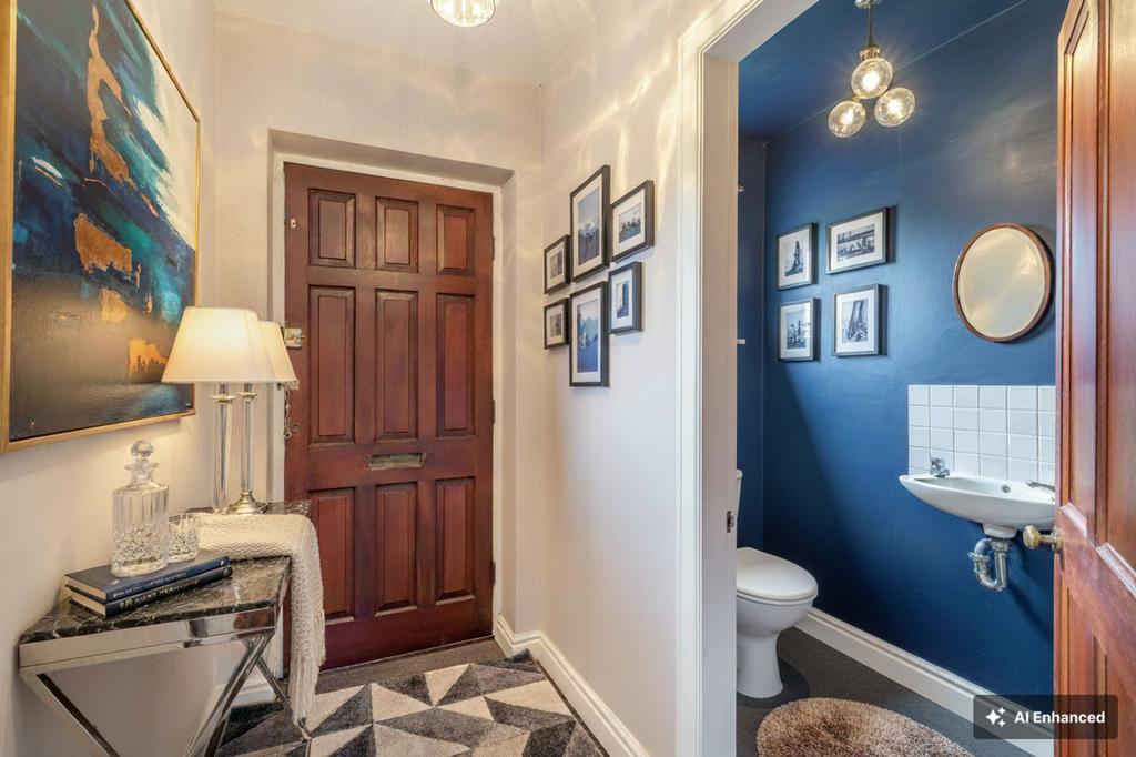Entrance hall &amp; WC