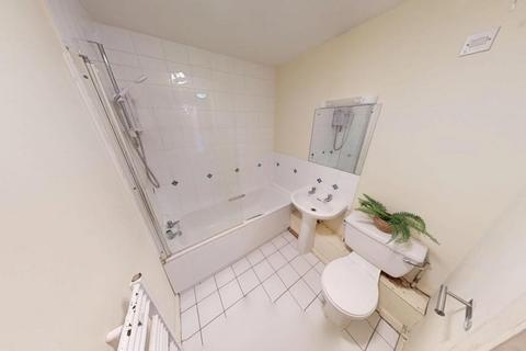 2 bedroom flat to rent, Royal Victoria Court Gamble Street, Nottingham NG7