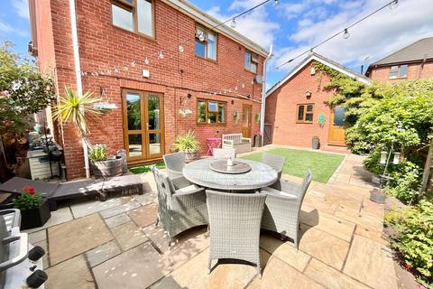 5 Glebe Gardens, Cheadle, Stoke-on-trent, ST10 1YW