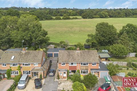 undefined, Elizabeth Close, RG9 1RE