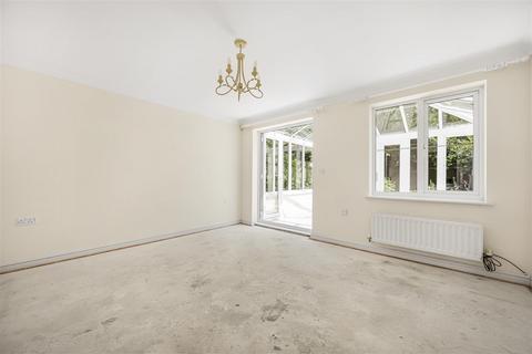 undefined, Bluebell Gardens, Emmer Green, Reading
