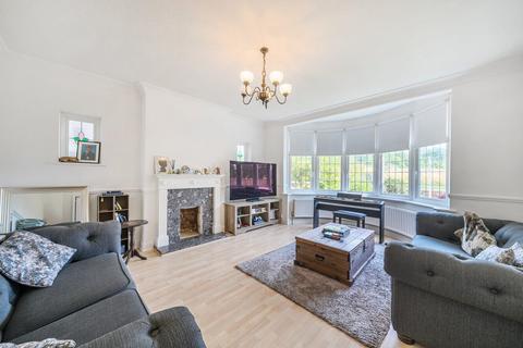 Parkway, Raynes Park, London, SW20