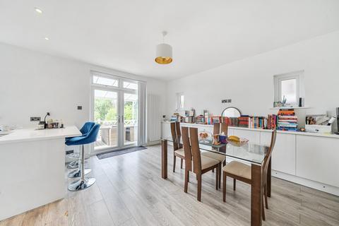 undefined, Parkway, Raynes Park, London, SW20