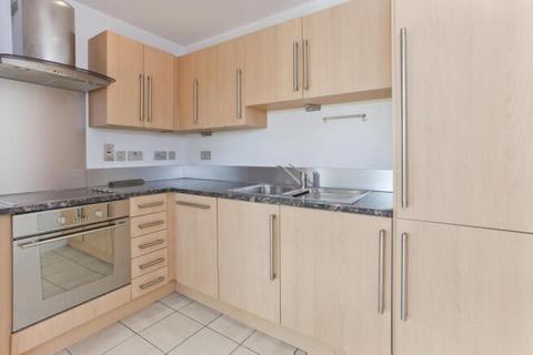 2 bedroom flat to rent, Popeshead Court, City Centre, York, YO1