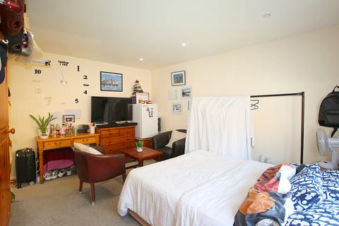 undefined, Ruette de la Tour, Castel, Guernsey, GY5
