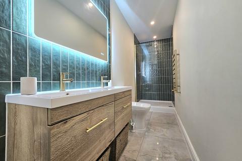 2 bedroom apartment to rent, Cornwallis Road, London, SE18