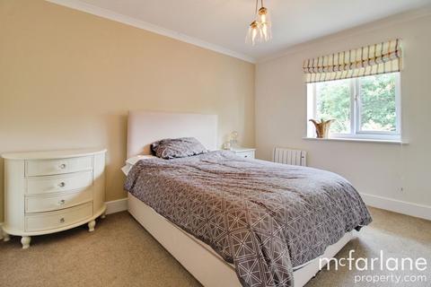 undefined, Tithe Barn Crescent, Swindon SN1