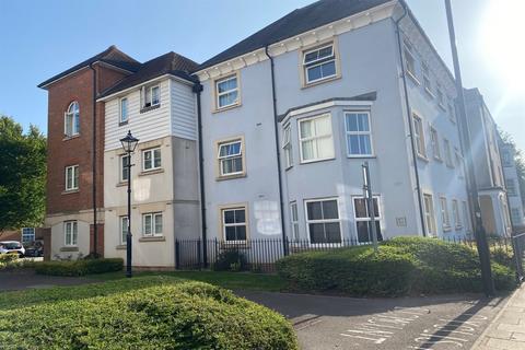 2 bedroom flat to rent, St. Agnes Place, Chichester, PO19