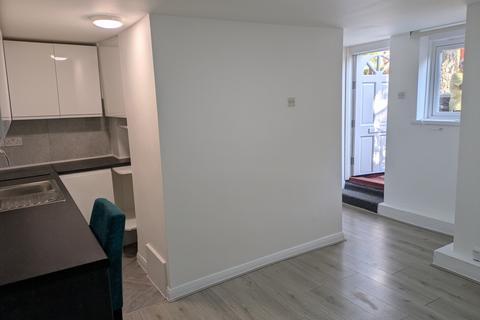 Studio to rent, Harberton Road, Whitehall Park, N19