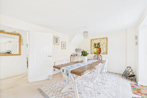 9 Beni Close, Badgeworth, Cheltenham, GL51 6GQ