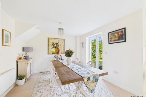 9 Beni Close, Badgeworth, Cheltenham, GL51 6GQ