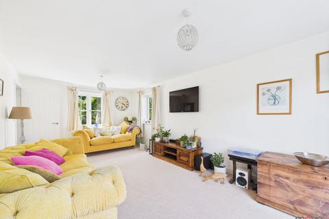 9 Beni Close, Badgeworth, Cheltenham, GL51 6GQ