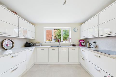 9 Beni Close, Badgeworth, Cheltenham, GL51 6GQ