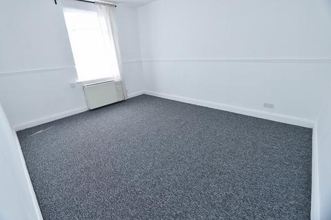 2 bedroom apartment to rent, Collier Row Road, Romford, RM5